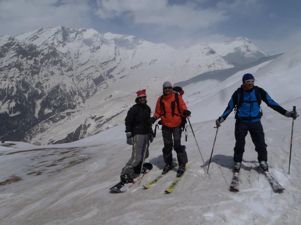 Skiing in Manali